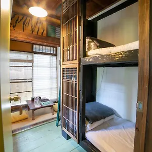 Guest house Sacra ヴィラサクラ, Kamakura